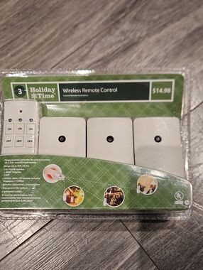 NWT Holiday Time 3 Set Wireless Remote   Receivers & One Remote Range To 80 Ft
